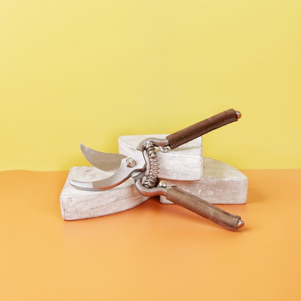 ASTSCHERE - ESSCHERT LEDER online bestellen bei potflourri