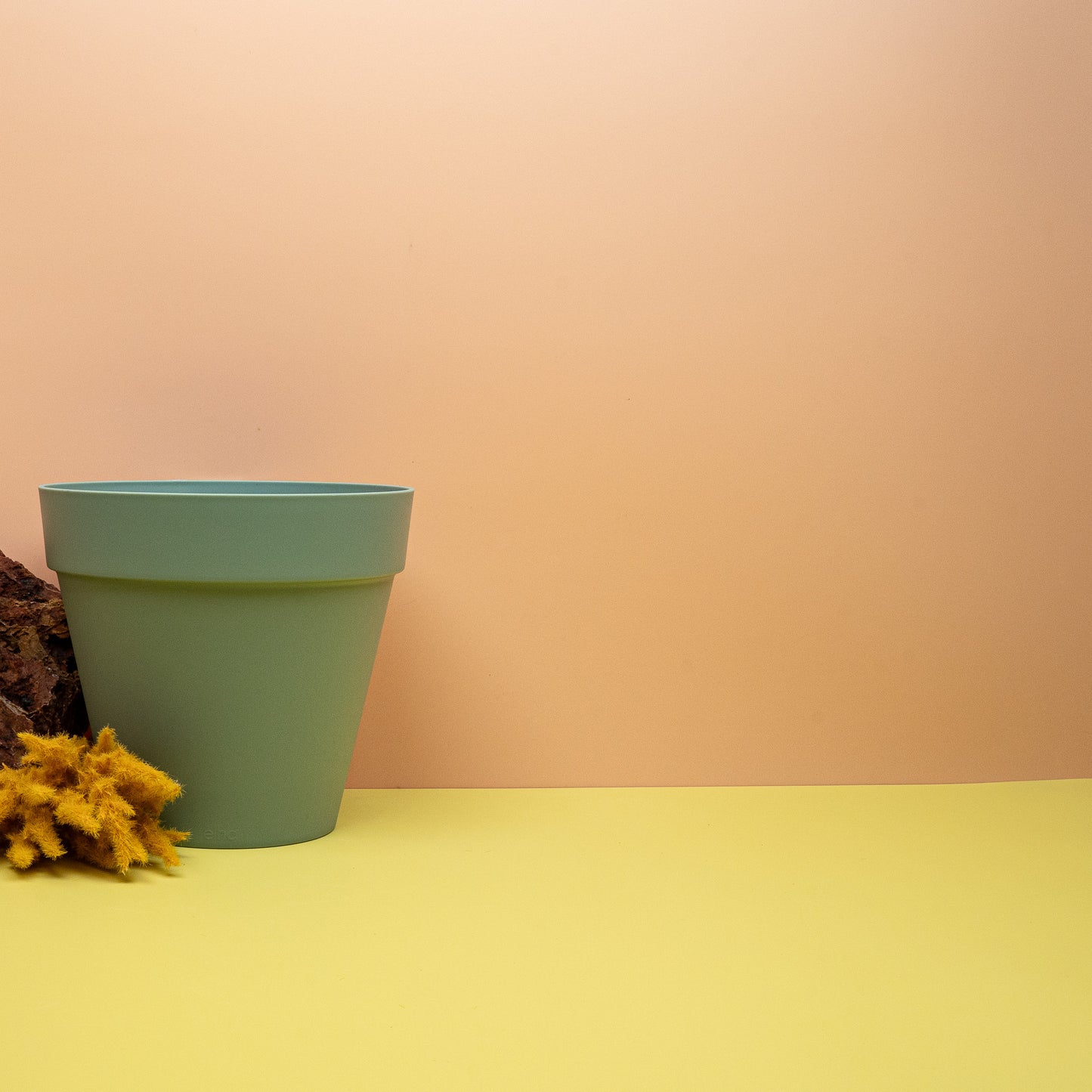 ÜBERTOPF - ELHO LOFT URBAN RUND PISTAZIENGRÜN online bestellen bei potflourri